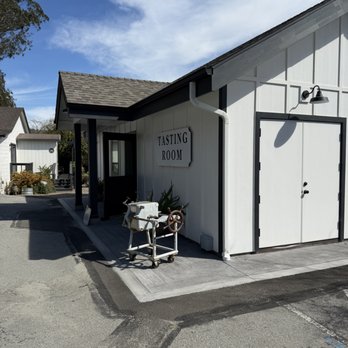 La Nebbia Winery - Wineries Near Me - Half Moon Bay, California La Nebbia Winery - Wineries Near Me - Half Moon Bay, California