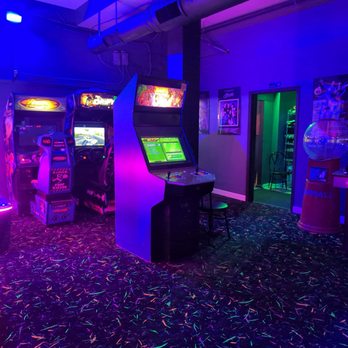 Throwbacks - Great spot - Arcades Near Me - Culpeper, Virginia
