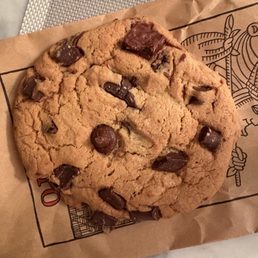 Large Chocolate Chip Cookie