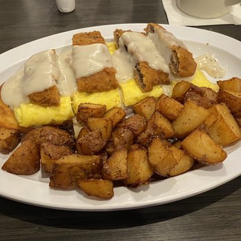 The Scrambled Egg - Chicken Fried Steak Flatbread with Homefries - American Near Me - Lithia, Florida
