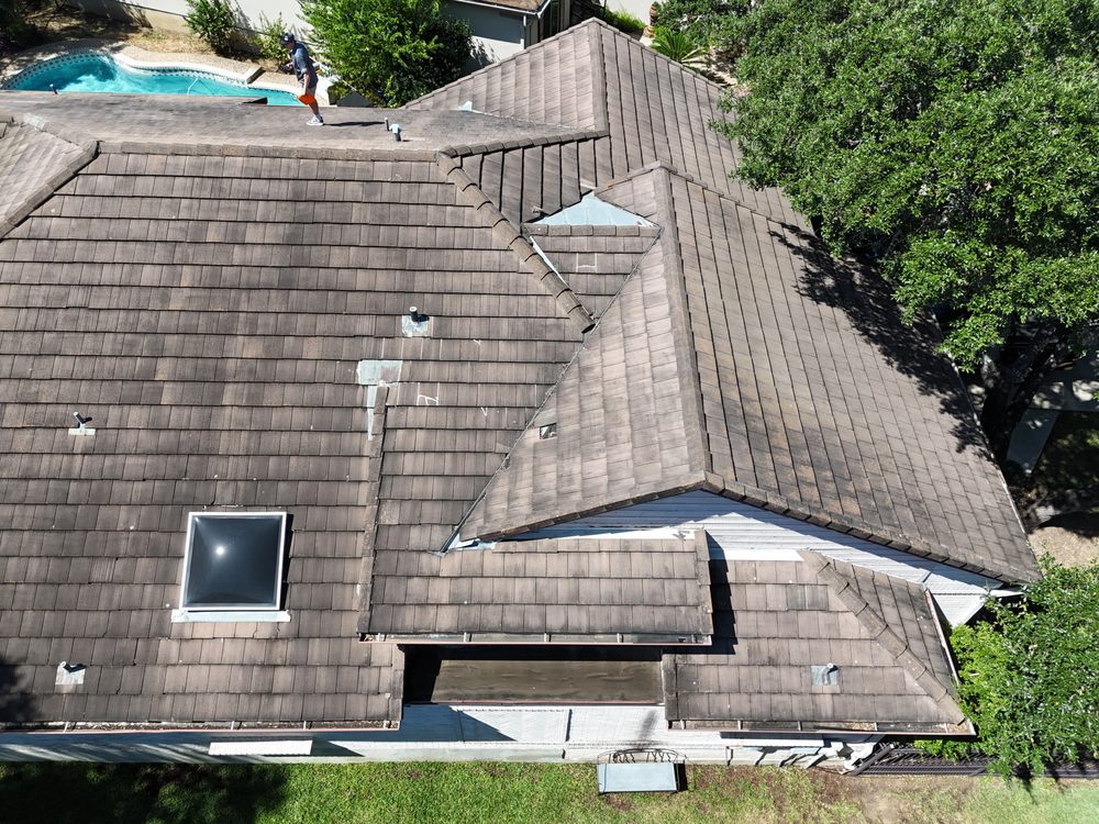 Slide of General Roofing Management