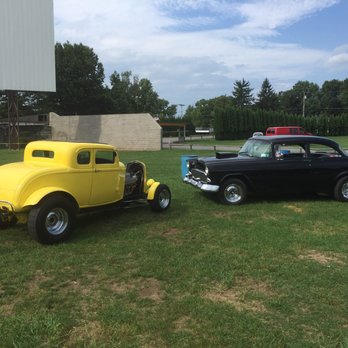 Midway Drive In Theatre - Hot rods from American Graffiti made it for 3rd annual car show - Cinema Near Me - Minetto, New York Midway Drive In Theatre - Hot rods from American Graffiti made it for 3rd annual car show - Cinema Near Me - Minetto, New York