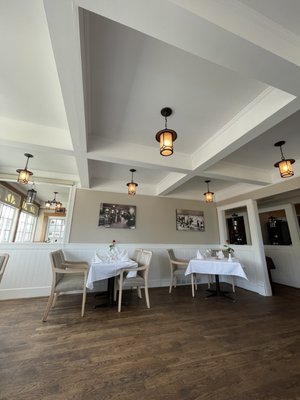 Old Surrey Restaurant by null