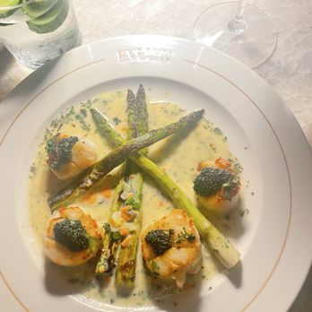 EVELYN - Scallops - Lounges Near Me - Dallas, Texas