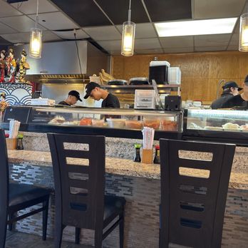 Momiji - Sushi Bars Near Me - Newport, Oregon Momiji - Sushi Bars Near Me - Newport, Oregon