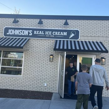 Johnson's Real Ice Cream - This place is cuuuute - Ice Cream & Frozen Yogurt Near Me - Canal Winchester, Ohio Johnson's Real Ice Cream - This place is cuuuute - Ice Cream & Frozen Yogurt Near Me - Canal Winchester, Ohio