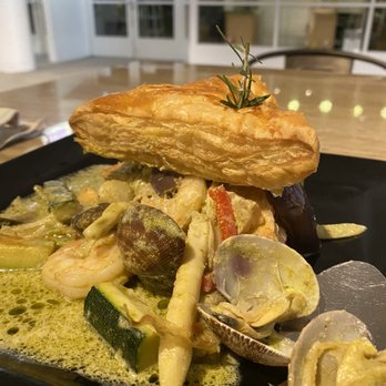 Tiny Pyramid - Fisherman's pot pie - Cafes Near Me - Honolulu, Hawaii Tiny Pyramid - Fisherman's pot pie - Cafes Near Me - Honolulu, Hawaii