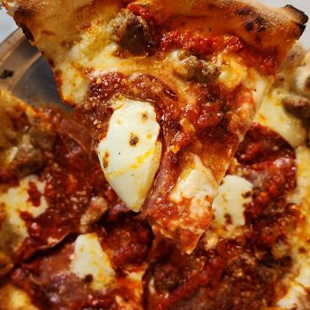 V Pizza - Piccante Pizza - Pizza Near Me - Orlando, Florida