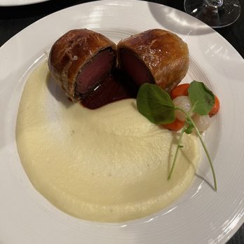Gordon Ramsay Hell's Kitchen - Beef Wellington - Steakhouses Near Me - Stateline, Nevada