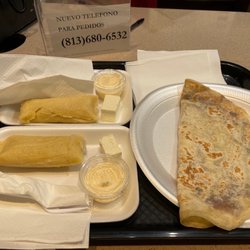 Honduras Cafe - Baleadas and corn tamales