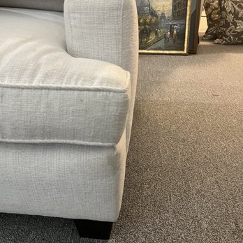 College Muscle Movers - My white couch so dirty. And handled carelessly. - Movers Near Me - Saint Paul, Minnesota