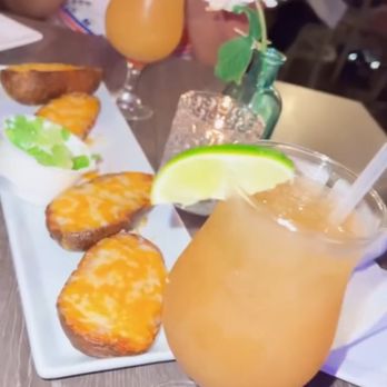 Steve's Steakhouse - Drink: RUM RUNNER Food: Potato Skins - Steakhouses Near Me - Avalon, California
