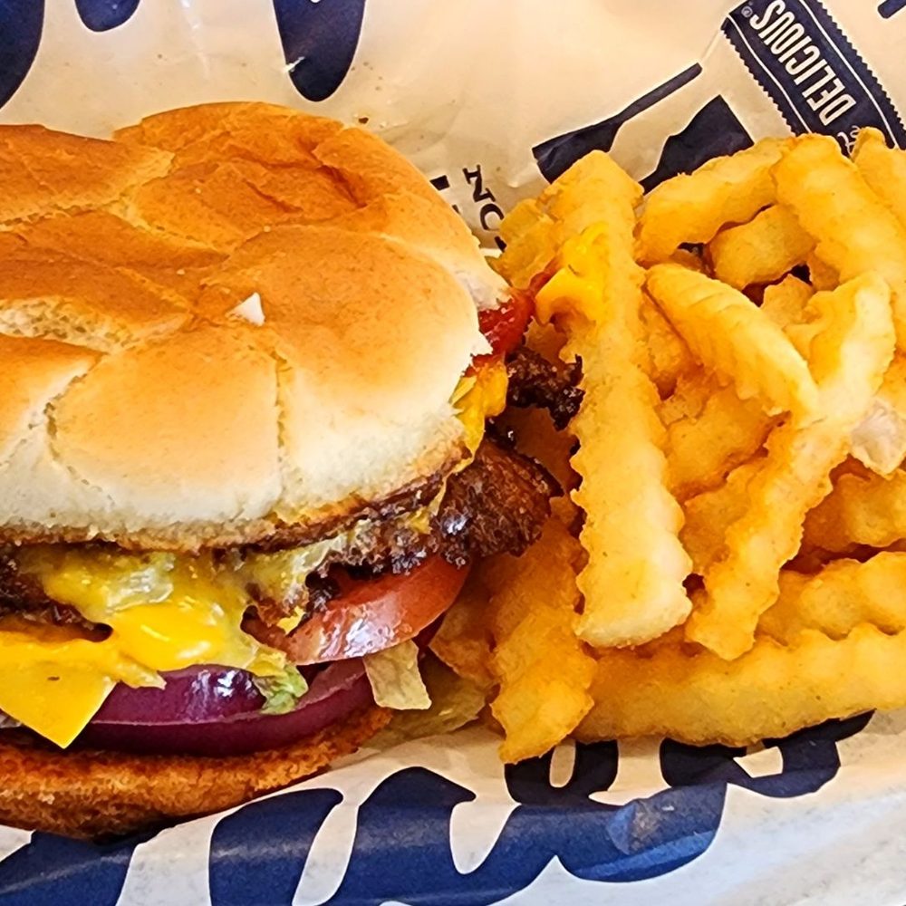 Culver's - The Butter burger with 2 patties. Perfection. Chefs kiss - Fast Food Near Me - Homer Glen, Illinois Culver's - The Butter burger with 2 patties. Perfection. Chefs kiss - Fast Food Near Me - Homer Glen, Illinois