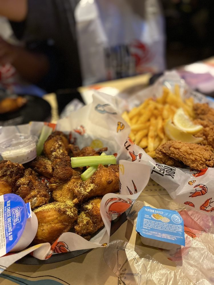 HOOK & REEL CAJUN SEAFOOD & BAR Updated October 2024 257 Photos