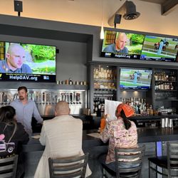 38 Degrees Ale House & Grill
