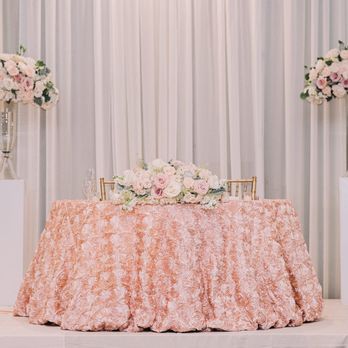 Chloe Rose - Kimberly perfectly captured our simple elegant theme! - Sweetheart Table - Floral Designers Near Me Chloe Rose - Kimberly perfectly captured our simple elegant theme! - Sweetheart Table - Floral Designers Near Me