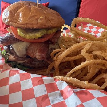 Quig's Meats & Eats - The Ultimate Burger with onion straws - Burgers Near Me - St Johns, Florida