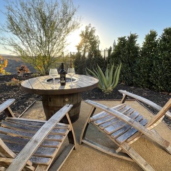 The New Inn - Hotels Near Me - Temecula, California