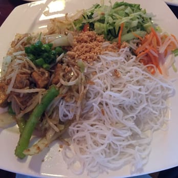 Pho Xinh - Tofu with vermicelli and peanut sauce - Vietnamese Near Me - Mount Laurel, New Jersey