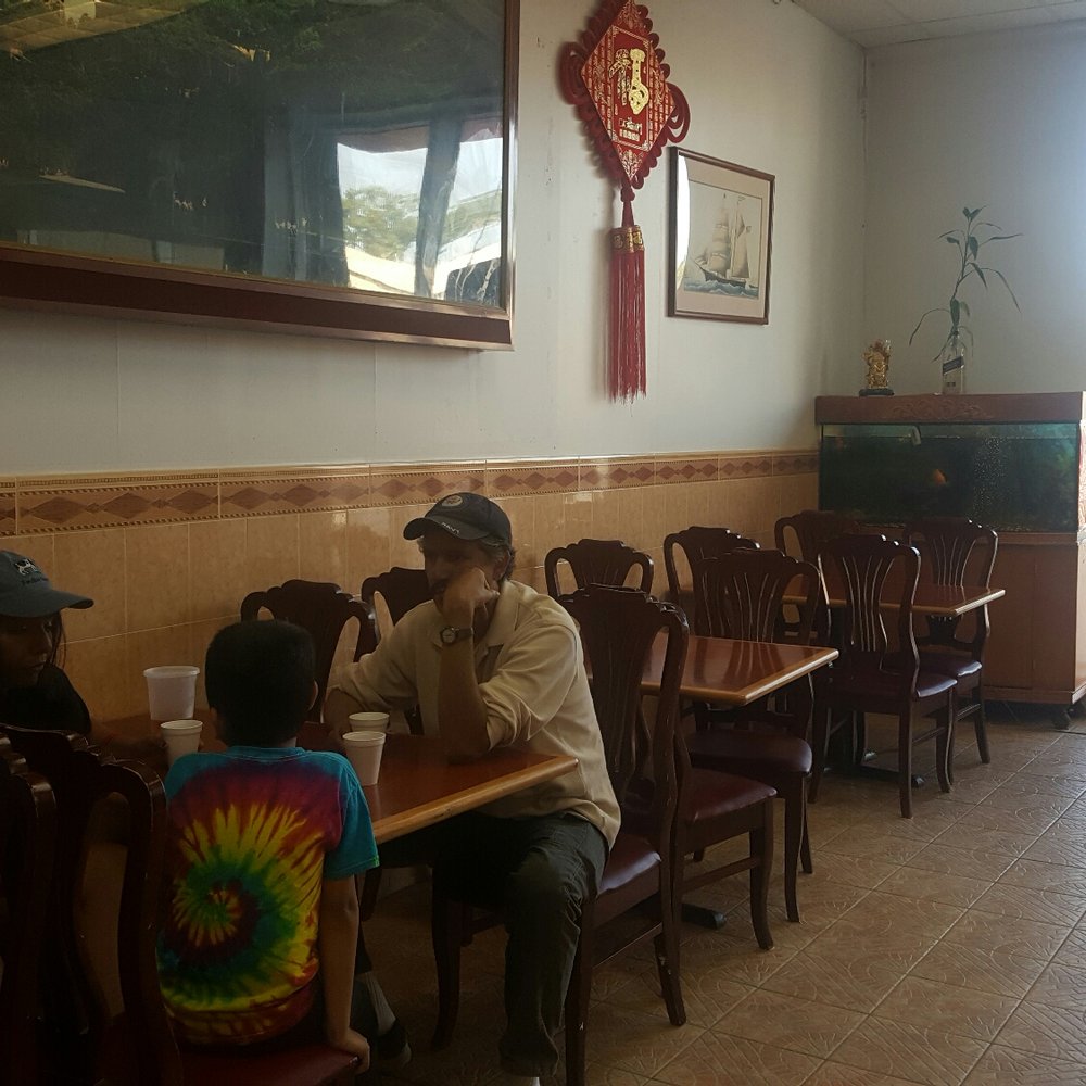 Typical casual decor for a take out place... Typical casual decor for a take out place...