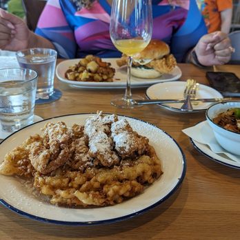 The Mailroom - Farmhouse Chicken Sandwich Mailroom Potatoes Fried chicken Funnel cake - Cocktail Bars Near Me - Clarksville, Tennessee The Mailroom - Farmhouse Chicken Sandwich Mailroom Potatoes Fried chicken Funnel cake - Cocktail Bars Near Me - Clarksville, Tennessee