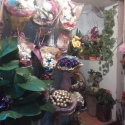 愛德花店 - 似乎咩花都有，不過我最鍾意都係紫色花