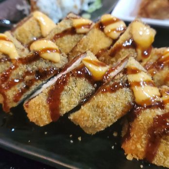 Bento Downtown - Orlando - Crunch: tuna, krab delite, cream cheese, avocado, spicy mayo, eel sauce, panko-fried - Asian Fusion Near Me - Orlando, Florida Bento Downtown - Orlando - Crunch: tuna, krab delite, cream cheese, avocado, spicy mayo, eel sauce, panko-fried - Asian Fusion Near Me - Orlando, Florida