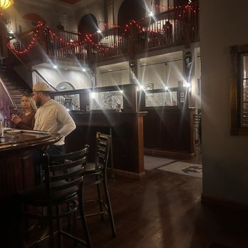Knuckleheads - Lights Too Bright on dining side - New American Near Me - Wallingford, Connecticut