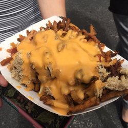 Head2Hock - Tailgate fries with pulled chicken