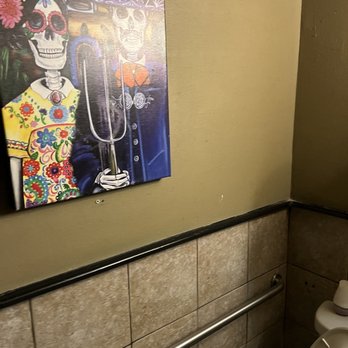 Don Taco - holes in the wall, filthy floor. I looked in their kitchen and it was even worse but couldn't snap a photo. - Mexican Near Me - Alexandria, Virginia Don Taco - holes in the wall, filthy floor. I looked in their kitchen and it was even worse but couldn't snap a photo. - Mexican Near Me - Alexandria, Virginia