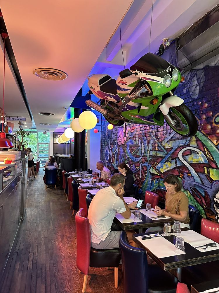 L’Avenue – Mont-Royal Avenue E