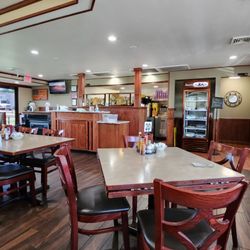 Tony's Diner - Indoor dining
