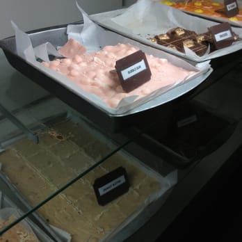 Bear Paw Sweets & Eats - Homemade Fudge - Ice Cream & Frozen Yogurt Near Me - Grand Mound, Washington