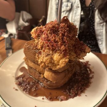 Maison Pickle - Fried Chicken Bacon 'n' Toast - Cocktail Bars Near Me - New York, New York