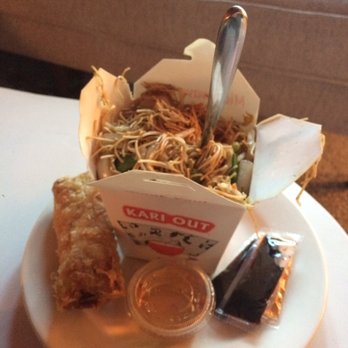 Que Viet - Vegetable lo mein and huge egg roll - Vietnamese Near Me - Minneapolis, Minnesota