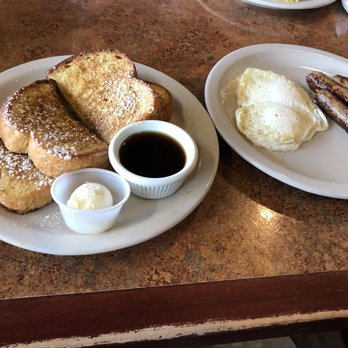 Bill's Cafe - French Toast, sausages and eggs over-easy - American Near Me - San Jose, California