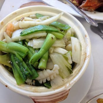 Golden Eagle Chinese Restaurant - Seafood casserole - Seafood Near Me - Honolulu, Hawaii Golden Eagle Chinese Restaurant - Seafood casserole - Seafood Near Me - Honolulu, Hawaii