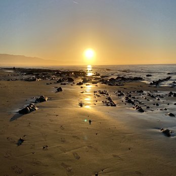 One Thousand Steps Beach - Beautiful beach for a walk or just to sit and enjoy the ocean! - Beaches Near Me - Santa Barbara, California