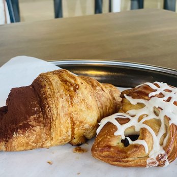 Pan & Coffee - Nutella Croissant and Apple Hugs - Coffee & Tea Near Me - San Antonio, Texas