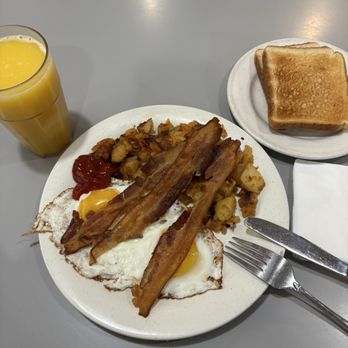 Pearl Street Diner - Diners Near Me - New York, New York
