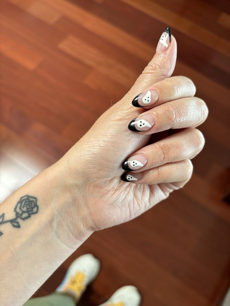 La Fleur Hair & Nail Spa Logo