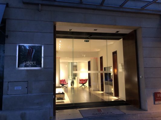 Select Hotel by null