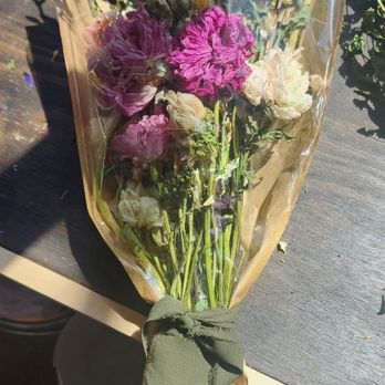 Grumpy Chicken Flowers - Dried flower arrangements - Florists Near Me - Sandpoint, Idaho
