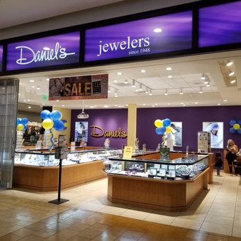 Daniel's Jewelers - Jewelry Near Me - Palm Desert, California Daniel's Jewelers - Jewelry Near Me - Palm Desert, California