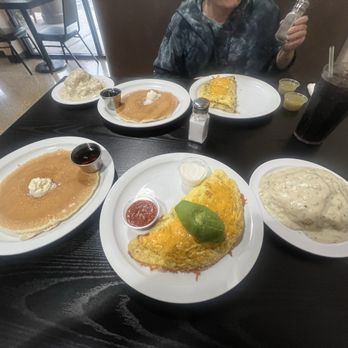 Bitzy’s Kitchen - Omelette with 2 sides (pancake and biscuits and gravy) - Breakfast & Brunch Near Me - Westminster, California