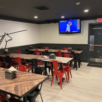 Round Table Pizza - Great for groups and teams - Pizza Near Me - Citrus Heights, California
