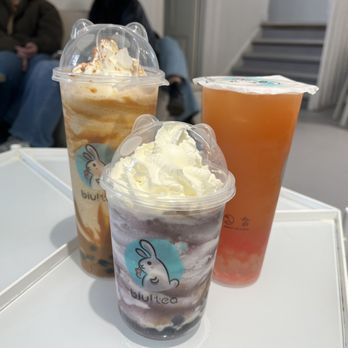 Biu!Tea - taro milk frozen smoothie, grape fruit tea, lotus biscuit frozen smoothie - Bubble Tea Near Me - Amsterdam, New Hampshire Biu!Tea - taro milk frozen smoothie, grape fruit tea, lotus biscuit frozen smoothie - Bubble Tea Near Me - Amsterdam, New Hampshire