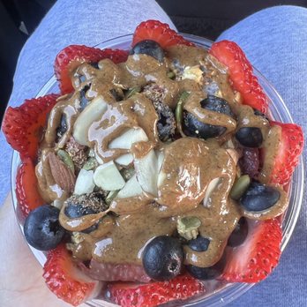 Açaí Mood - Power Breakfast Bowl - Juice Bars & Smoothies Near Me - Los Angeles, California
