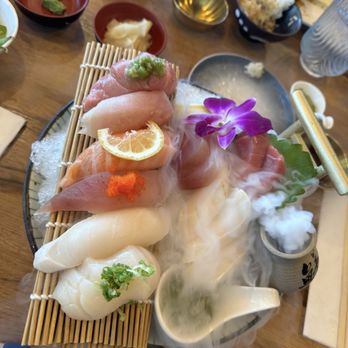 Hinoka Sushi - Nigiri and Sashimi Combo - Sushi Bars Near Me - Sacramento, California Hinoka Sushi - Nigiri and Sashimi Combo - Sushi Bars Near Me - Sacramento, California