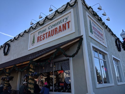 Pine Country Restaurant - 939 Photos 1105 Reviews - Breakfast Brunch - 107 N Grand Canyon Blvd Williams Az - Restaurant Reviews - Phone Number - Menu